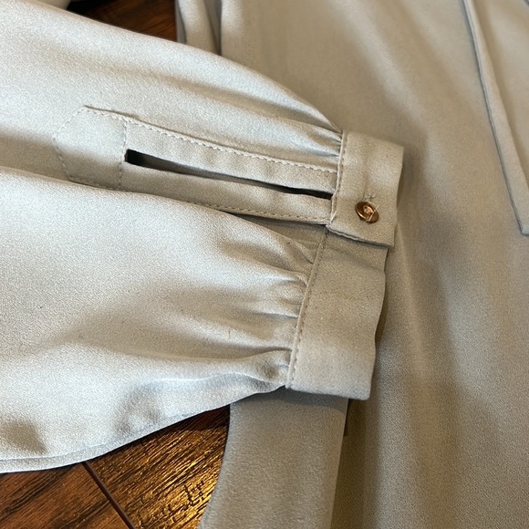 Gorgeous Diane von Furstenberg 100% silk Florane blouse with tassels - Picture 6 of 13